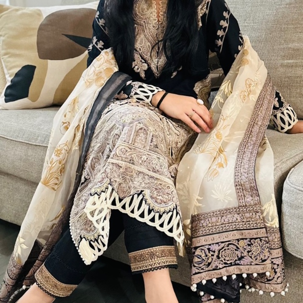 Sana safinaz